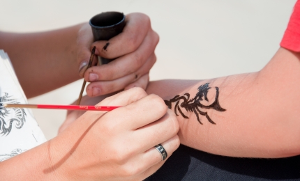 ‘Black henna’ temporary tattoos